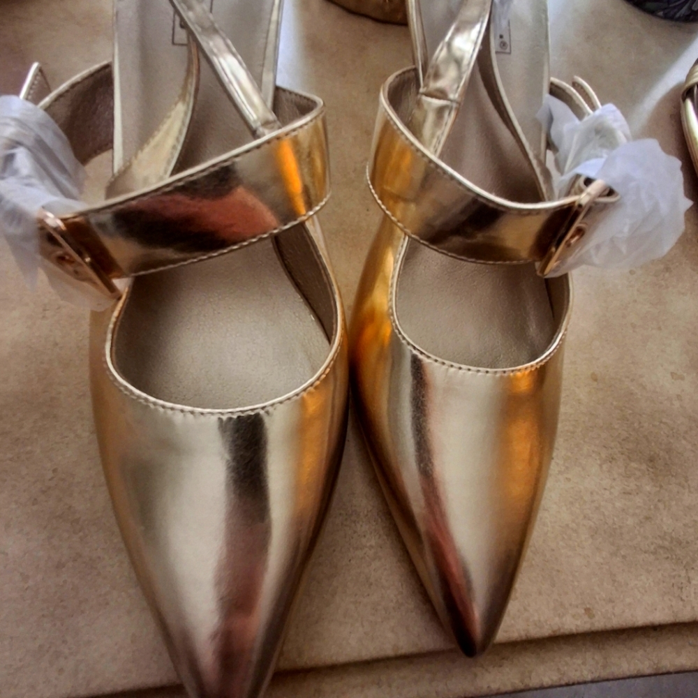 New Gold Women's Kitten Heeled Shoes.